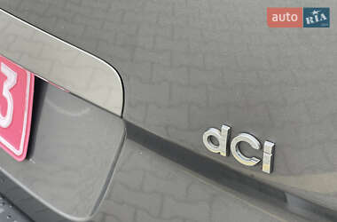 Минивэн Renault Scenic 2011 в 