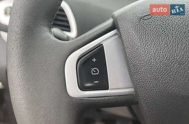 Минивэн Renault Scenic 2011 в 