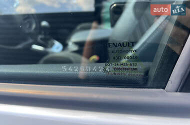 Минивэн Renault Scenic 2015 в 