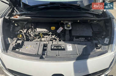 Минивэн Renault Scenic 2015 в 