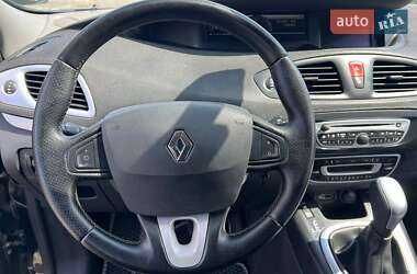 Минивэн Renault Scenic 2010 в 