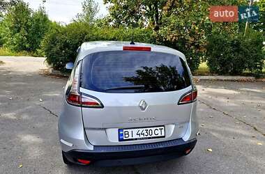 Минивэн Renault Scenic 2015 в 