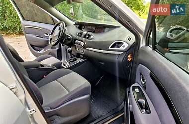 Минивэн Renault Scenic 2015 в 