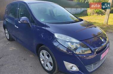 Минивэн Renault Scenic 2010 в 