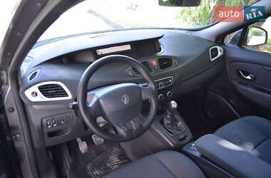 Минивэн Renault Scenic 2010 в 