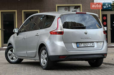 Минивэн Renault Scenic 2011 в 