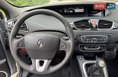 Минивэн Renault Scenic 2011 в 