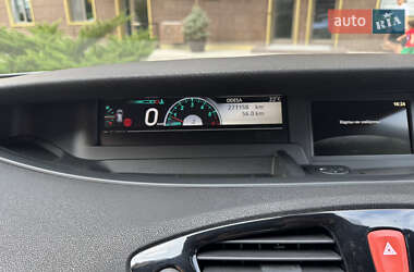 Минивэн Renault Scenic 2011 в 