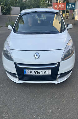 Минивэн Renault Scenic 2012 в 