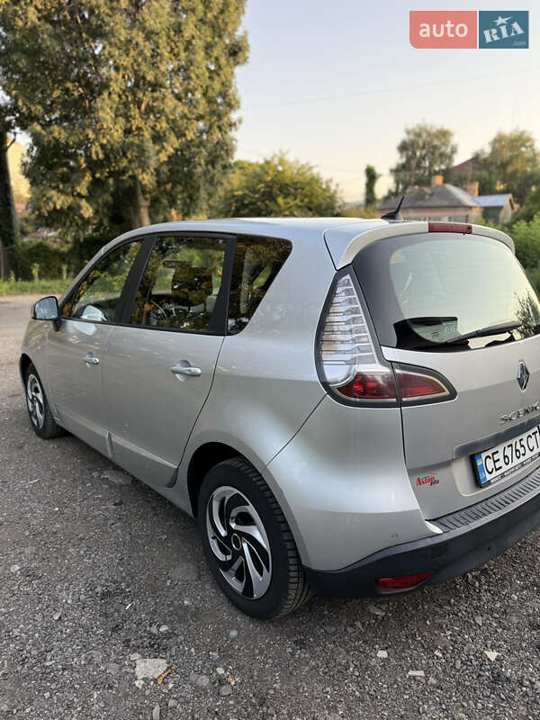 Мінівен Renault Scenic 2014 в Чернівцях