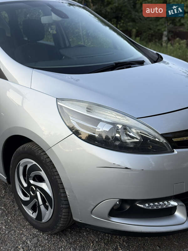 Мінівен Renault Scenic 2014 в Чернівцях