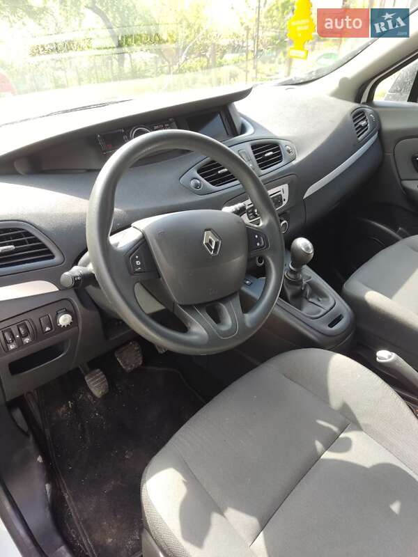 Минивэн Renault Scenic 2012 в Сумах