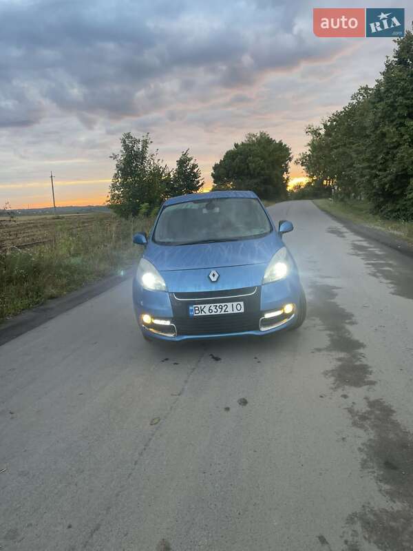 Минивэн Renault Scenic 2012 в Ровно