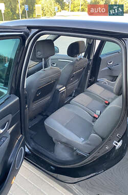 Минивэн Renault Scenic 2011 в 