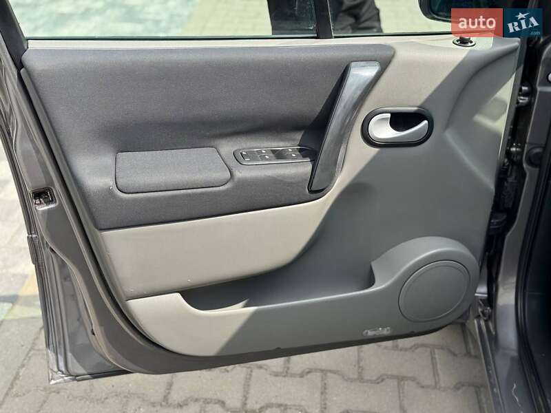 Минивэн Renault Scenic 2008 в Ровно