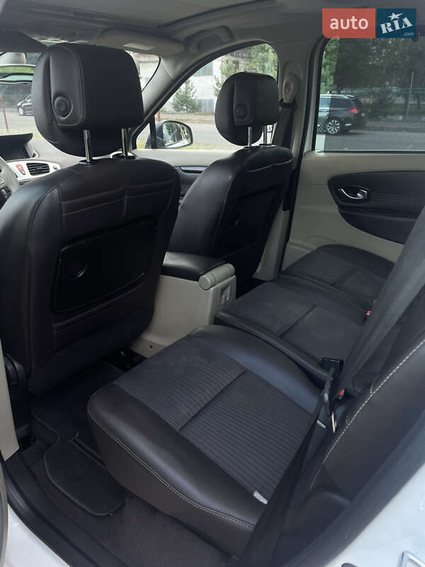 Минивэн Renault Scenic 2010 в Луцке
