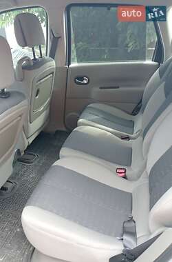 Минивэн Renault Scenic 2005 в 