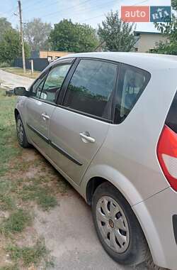 Минивэн Renault Scenic 2005 в 