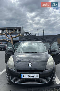 Минивэн Renault Scenic 2010 в 