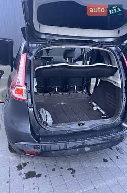 Минивэн Renault Scenic 2010 в 