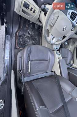 Минивэн Renault Scenic 2010 в 