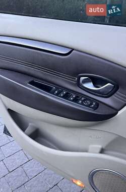 Минивэн Renault Scenic 2010 в 