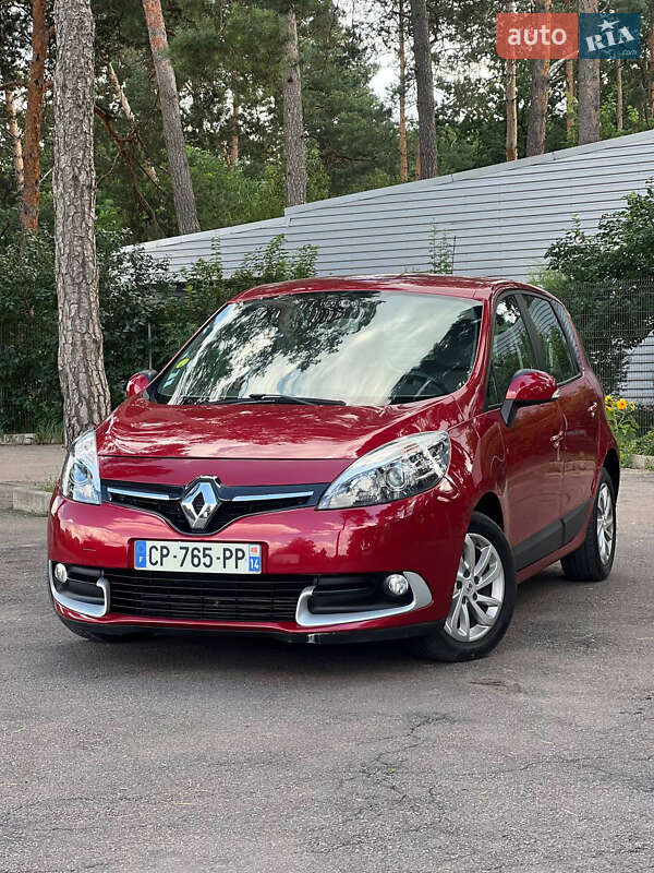 Минивэн Renault Scenic 2013 в 