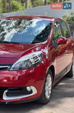 Минивэн Renault Scenic 2013 в 