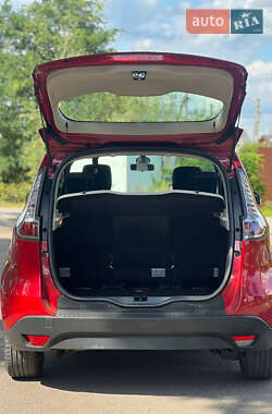 Минивэн Renault Scenic 2013 в 