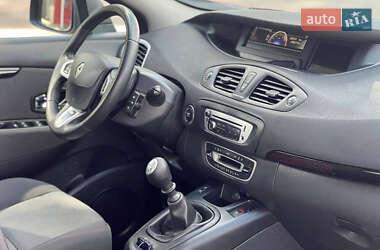 Минивэн Renault Scenic 2013 в 