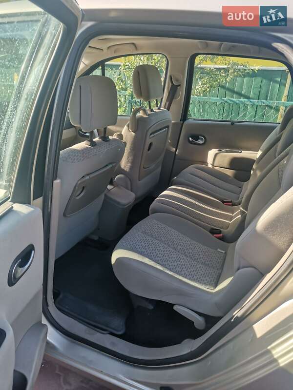 Минивэн Renault Scenic 2006 в Голобах