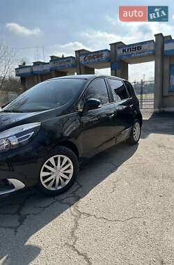 Минивэн Renault Scenic 2013 в 