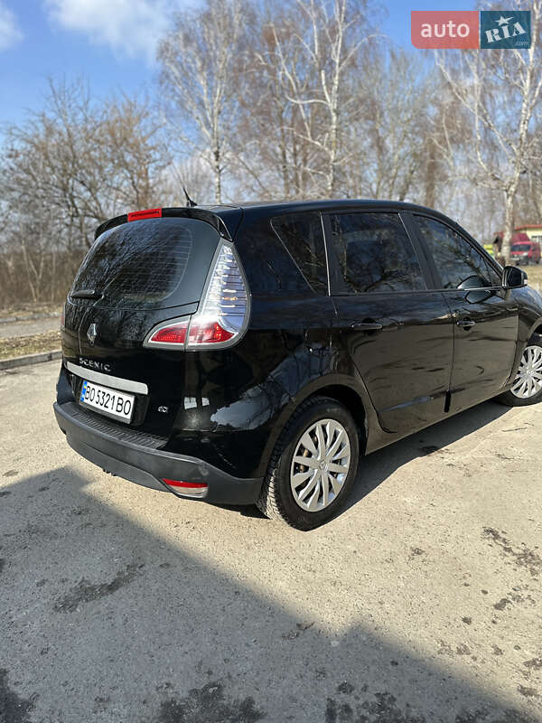 Минивэн Renault Scenic 2013 в Золочеве