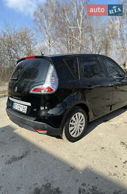 Минивэн Renault Scenic 2013 в 