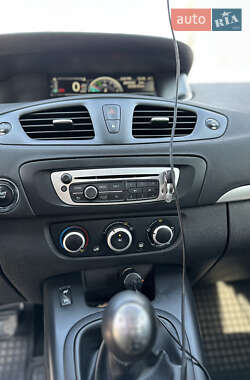 Минивэн Renault Scenic 2013 в 