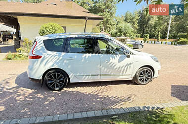 Минивэн Renault Scenic 2012 в 