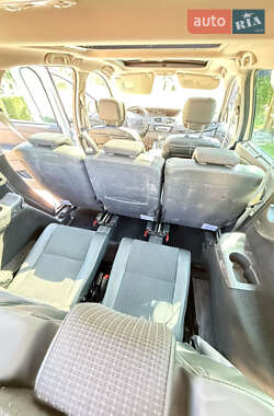 Минивэн Renault Scenic 2012 в 