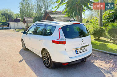 Минивэн Renault Scenic 2012 в 