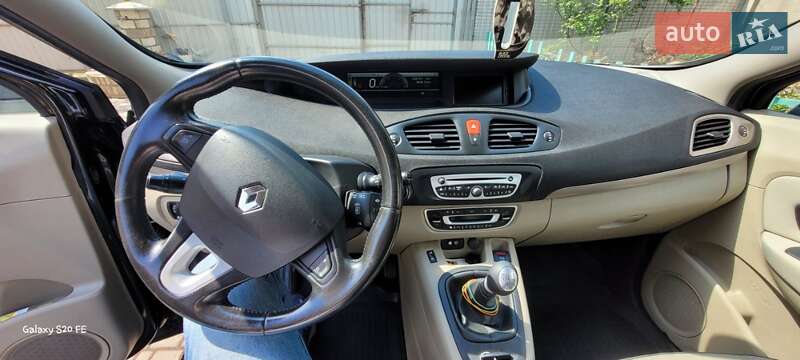Минивэн Renault Scenic 2010 в Кривом Роге фото 26 Минивэн Renault Scenic 2010 в Кривом Роге