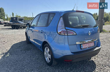 Минивэн Renault Scenic 2012 в 