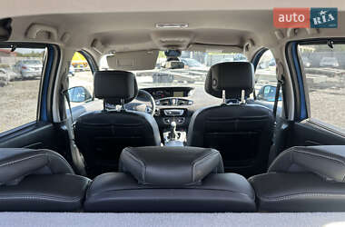 Минивэн Renault Scenic 2012 в 
