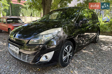 Минивэн Renault Scenic 2009 в 