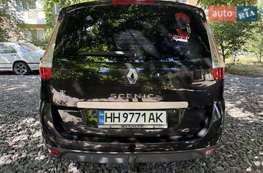Минивэн Renault Scenic 2009 в 