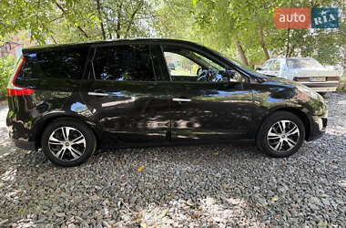 Минивэн Renault Scenic 2009 в 
