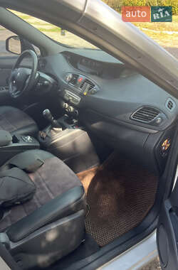 Минивэн Renault Scenic 2010 в 