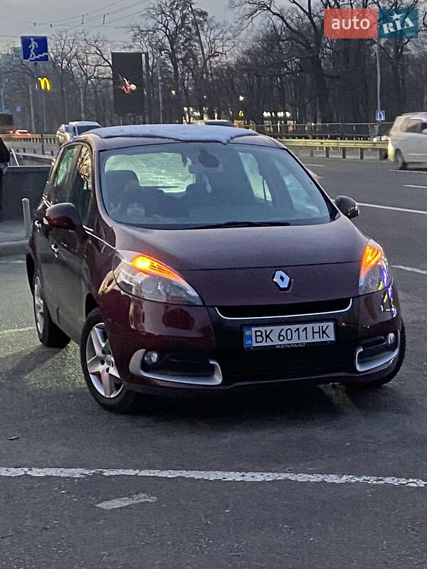 Минивэн Renault Scenic 2012 в Киеве