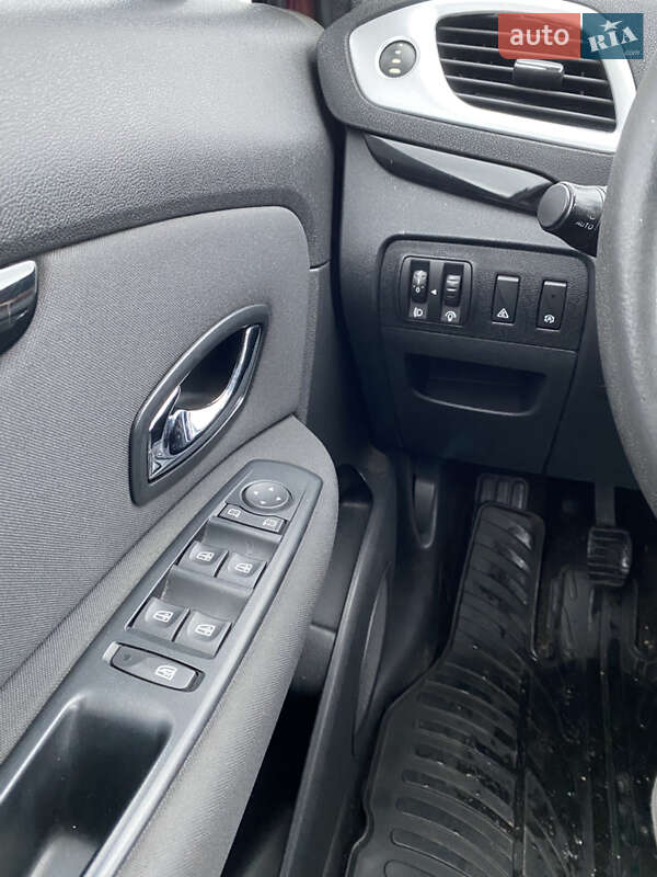 Минивэн Renault Scenic 2012 в Киеве