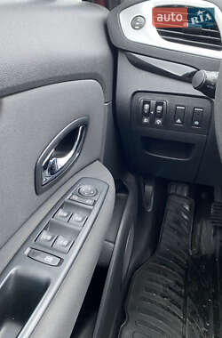 Минивэн Renault Scenic 2012 в 