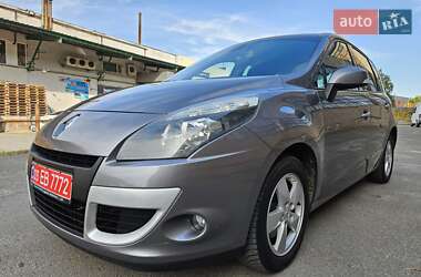 Минивэн Renault Scenic 2009 в 