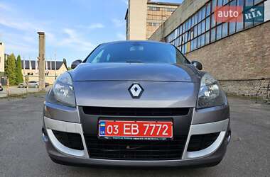 Минивэн Renault Scenic 2009 в 